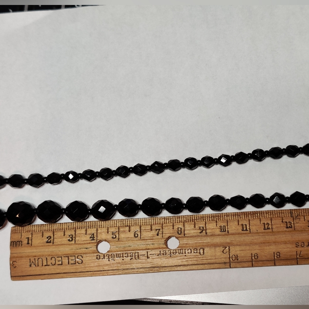 Elegant vintage French Jet Black Beaded Necklace - Picture 5 of 11